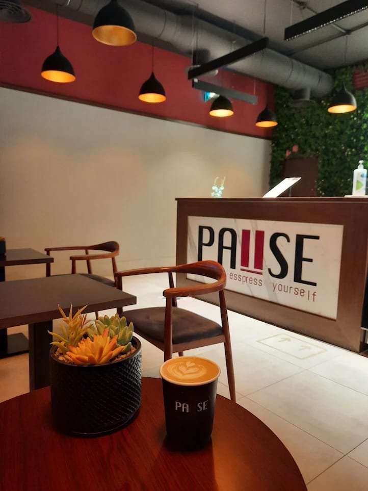 pause cafe Design (2)